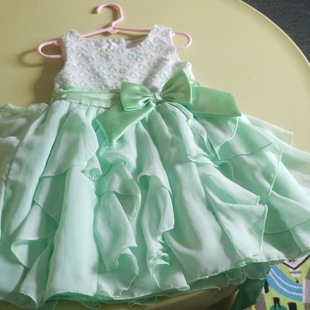 Girls dress